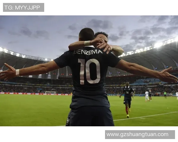 高清足球球星简笔画壁纸合集展现精彩瞬间与运动魅力