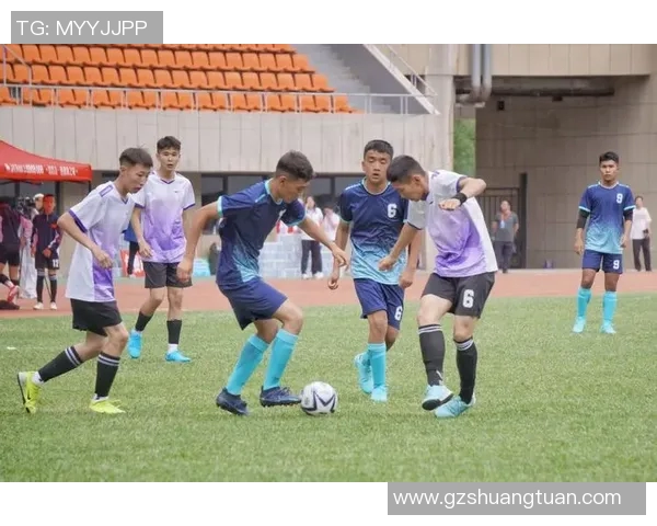 足球星起点啊见证青春逐梦热血拼搏点亮绿茵未来希望